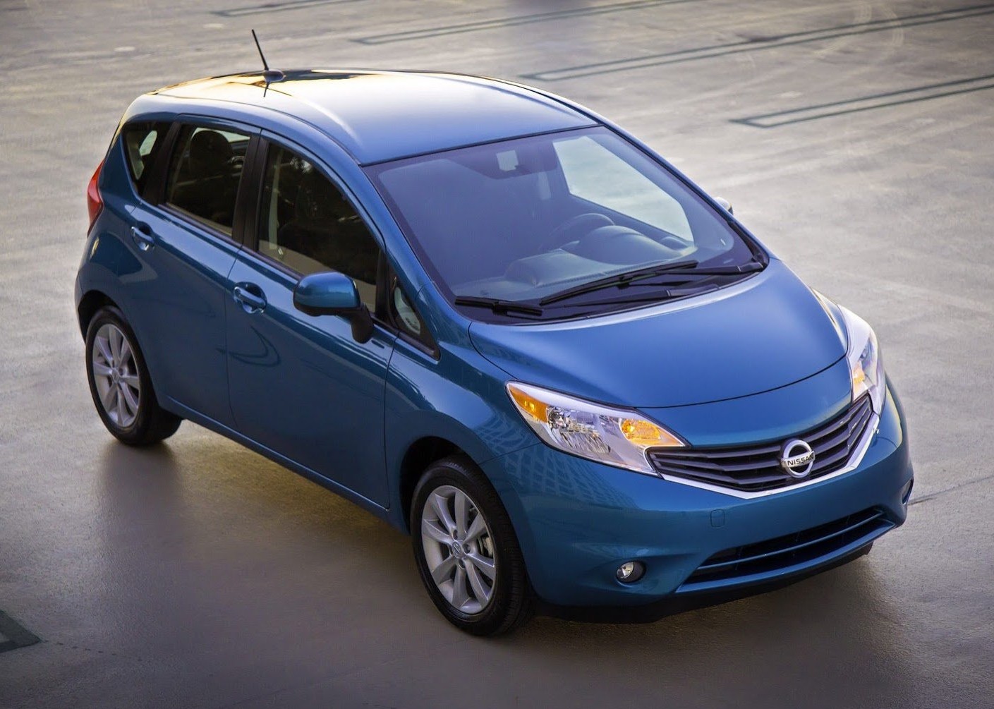2014_Nissan_Versa_Hatchback