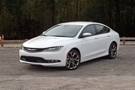 2016_Chrysler_200
